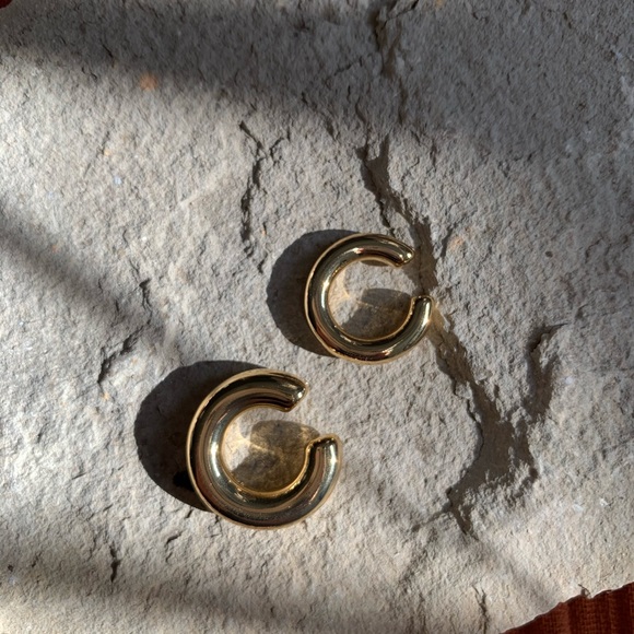 2 Gold Chunky Ear cuffs - Picture 5 of 15